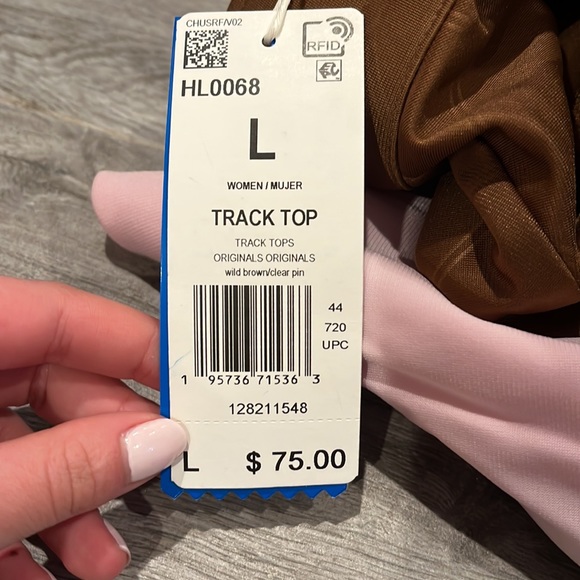 🌸New Arrival🌸 Adidas Originals women’s track set - Picture 7 of 10